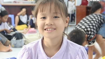 Cô bé mồ côi với ước mơ dạy tiếng Anh cho trẻ em khó khăn
