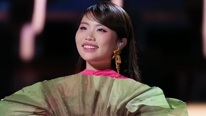 Phuong My Chi wins the quarter-finals of 'Sing! Asia'