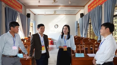 Leaders of Dak Nong Provincial People's Committee inspect high school graduation exams in Dak Song and Dak Mil