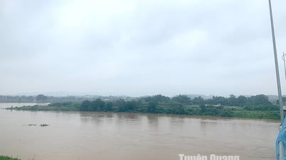 Từ 12 giờ đến 18 giờ hôm nay Hồ thủy điện Tuyên Quang mở thêm 2 cửa xả đáy