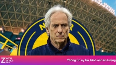 Đội của Ronaldo có HLV mới