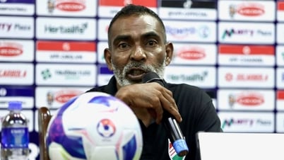 مدرب جزر المالديف: "فريق فيتنام النسائي لا يقهر"