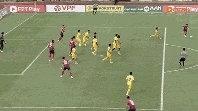 វគ្គផ្តាច់ព្រ័ត្រ National Cup Song Lam Nghe An vs Cong An Ha Noi 0-1 (H1): SLNA បង្កើនល្បឿនវាយប្រហារ