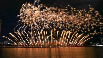 Han River lights up during the competition night between Korea and Italy
