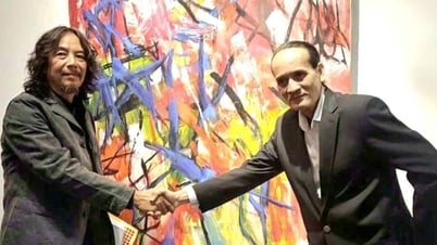 Explorez « Mouvement et Immobilité » à travers 60 peintures abstraites à grande échelle
