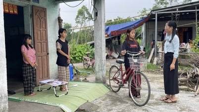 Chăm lo cho trẻ em yếu thế