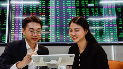 VN-Index lập đỉnh 3 năm