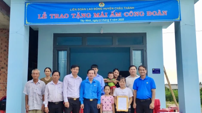 សហព័ន្ធ​ការងារ​ស្រុក​ចូវថាញ់៖ បរិច្ចាគ​ជម្រក​សហជីព