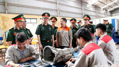 Thiếu tướng La Công Phương kiểm tra, nắm tình hình tại Trường Cao đẳng Nghề số 1- Bộ Quốc phòng
