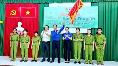 ទាហានវ័យក្មេងចំនួន 81 នាក់មានបទពិសោធន៍ក្នុងឆមាសប៉ូលីស