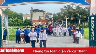 Mehr als 43.000 Thanh Hoa-Kandidaten nahmen am ersten Tag der Aufnahmeprüfung für die 10. Klasse an öffentlichen weiterführenden Schulen im Schuljahr 2025–2026 teil.