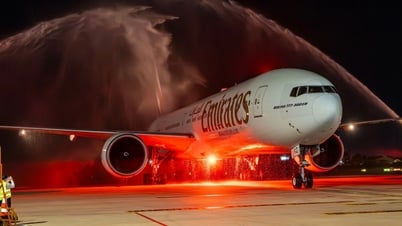 Máy bay Boeing 777 của Emirates đưa khách từ Dubai đến Đà Nẵng
