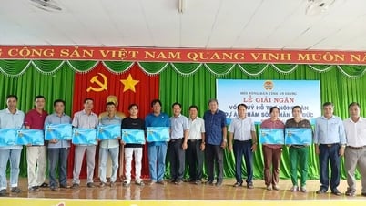 จ่าวฟูร่วมพัฒนาเศรษฐกิจกับเกษตรกร
