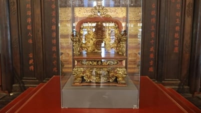 "Mặc áo giáp" cho Bảo vật quốc gia ngai hoàng đế Duy Tân