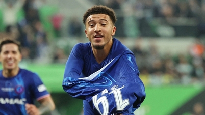 Chelsea chịu phạt 176 tỉ để... trả Sancho lại cho Man United