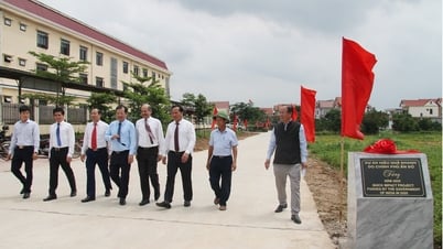Inauguración de una carretera rural financiada por la Embajada de la India