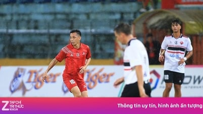 Văn Quyết giúp Việt Nam All Stars thắng ngược Manchester Red