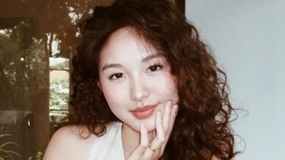ابنة لاعبة الكرة الطائرة الجميلة كيم هيو، البالغة من العمر 18 عامًا، تجعل مستخدمي الإنترنت غير قادرين على رفع أعينهم عنها