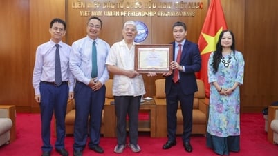 ទទួលស្គាល់ការរួមចំណែករបស់សមាគមមិត្តភាពវៀតណាម - មីយ៉ាន់ម៉ា ក្នុងជំនួយមនុស្សធម៌ និងការទូតរវាងប្រជាជននិងប្រជាជន។