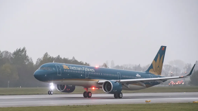 カムラン行きの飛行機はダナンに緊急着陸しなければならなかった。