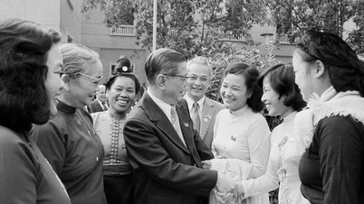 លោក Nguyen Van Linh អគ្គលេខាធិការទីមួយនៃដំណើរការជួសជុល