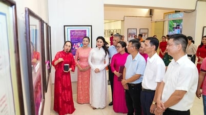 Khai mạc Triển lãm ảnh, cổ động tuyên truyền nhân Ngày Gia đình Việt Nam 2025