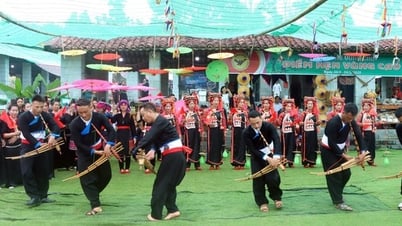 Visitez le village culturel et touristique ethnique du Vietnam pour découvrir la culture traditionnelle