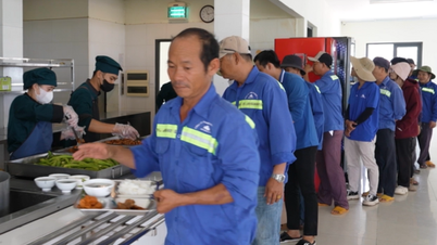 Sân chơi cho công nhân, lao động