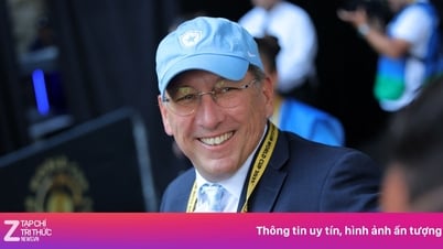 Chủ tịch từ chức, cả đội Lyon nín thở