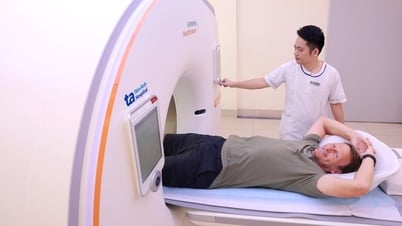Bệnh viện Đa khoa Tâm Anh chăm sóc chuyên sâu những “đôi chân triệu đô” của bóng đá Anh