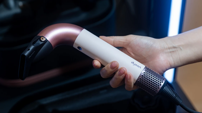Máy sấy tóc Dyson 15 triệu gây sốt với thiết kế “ống nước”