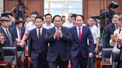 Le Premier ministre souhaite à Hai Phong « unité, richesse, modernité, prospérité, civilisation et bonheur »