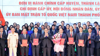 បញ្ជី​ឈ្មោះ​ប្រធាន​គណៈកម្មាធិការ​ប្រជាជន​ខេត្ត​ក្រុង​ថ្មី​ក្រោយ​ការ​ច្របាច់​បញ្ចូល​គ្នា។