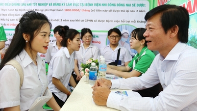 Phó giám đốc bệnh viện trực tiếp tuyển dụng sinh viên sắp tốt nghiệp