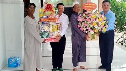 មន្ទីរឃោសនាការ និងចលនាមហាជននៃគណៈកម្មាធិការបក្សខេត្ត សូមជូនពរដល់ជនរួមជាតិចាមនៃស្រុកអានភូ។