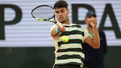 Alcaraz brille de mille feux et accède aux demi-finales de Roland Garros