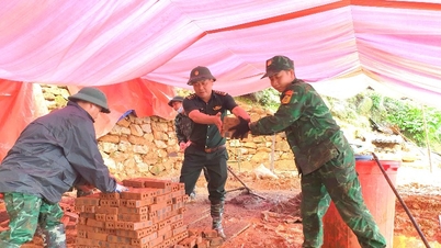 Verificando el progreso de la remoción de casas temporales y deterioradas en la comuna de Si Lo Lau