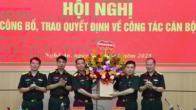 Trao quyết định bổ nhiệm chức vụ Phó Chỉ huy trưởng, Tham mưu trưởng Bộ Chỉ huy Quân sự tỉnh Nghệ An