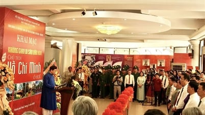 Vernissage de l'exposition « Espace du patrimoine culturel du Président Ho Chi Minh à Hué » au Musée Ho Chi Minh, ville de Hué