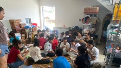 Cặp vợ chồng phố núi nấu gần 100 suất cơm miễn phí cho sĩ tử thi vào lớp 10