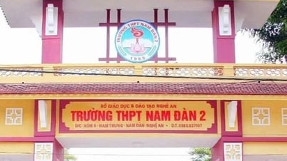 พักงานหัวหน้าที่พูดว่า "ทำไมเรียนเยอะจัง ยังต้องทำงานรับจ้างอีกเหรอ คนงาน"