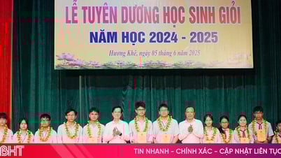 Hương Khê khen thưởng 575 học sinh giỏi năm học 2024- 2025