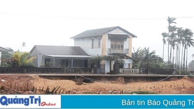 Allocate 5 billion VND to carry out emergency projects to handle riverbank landslides