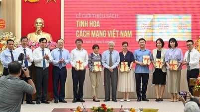Lễ ra mắt cuốn sách "Tinh hoa cách mạng Việt Nam" của nhà báo Hà Đăng