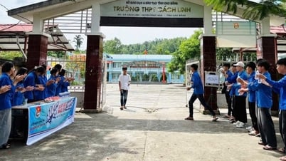 Hơn 500 tình nguyện viện tham gia “Tiếp sức mùa thi” - Báo Cao Bằng điện tử
