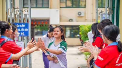 Hơn 70.000 thí sinh TPHCM làm thủ tục thi vào lớp 10