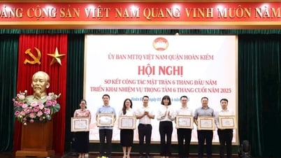 Quận Hoàn Kiếm biểu dương 19 tập thể, 49 cá nhân tiêu biểu trong công tác mặt trận