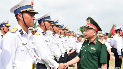 Thượng tướng Lê Quang Minh kiểm tra hoạt động công tác Đảng, công tác chính trị tại Lữ đoàn 147, Quân chủng Hải quân