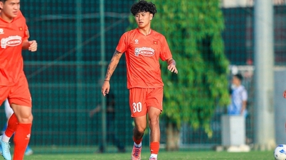 Impressions des joueurs américano-vietnamiens portant le maillot U22 du Vietnam