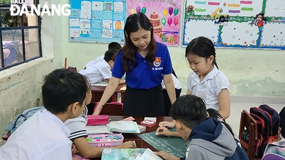 Nữ giáo viên trẻ có nhiều sáng kiến trong dạy học